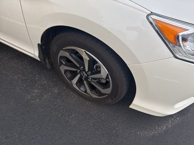 2016 Honda Accord EX-L w/Navigation and Honda Sensing