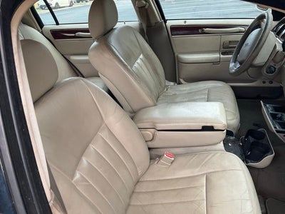 2005 Lincoln Town Car Signature