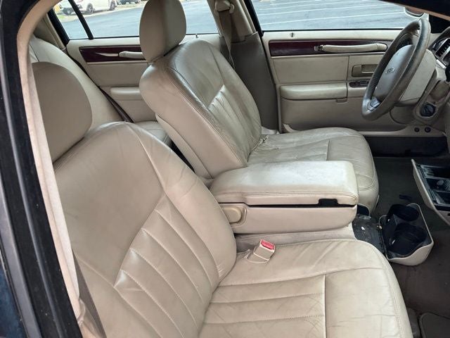2005 Lincoln Town Car Signature