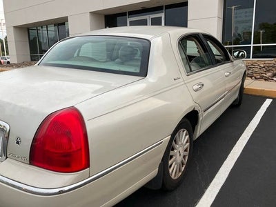2005 Lincoln Town Car Signature