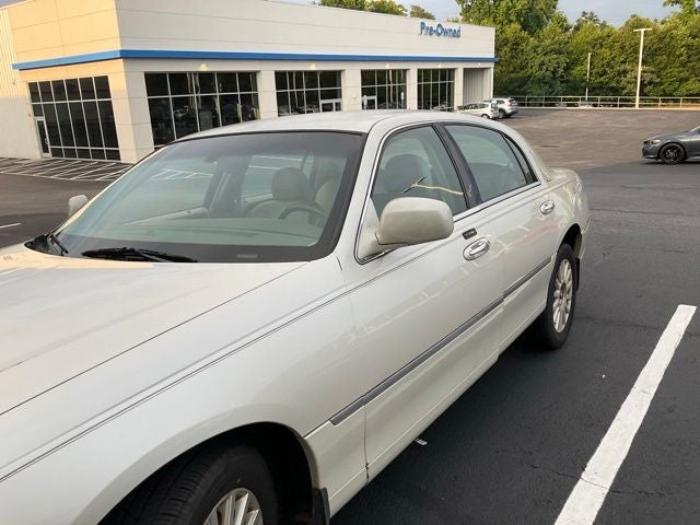 2005 Lincoln Town Car Signature