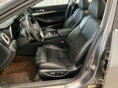 2017 Nissan Maxima SR