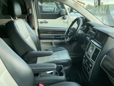 2010 Chrysler Town & Country Touring