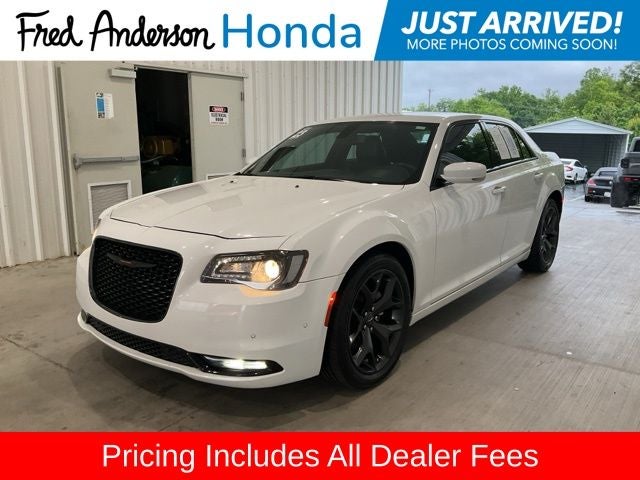 2023 Chrysler 300 S's photo