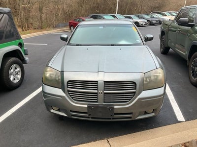 2006 Dodge Magnum Base