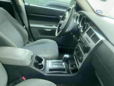 2006 Dodge Magnum Base