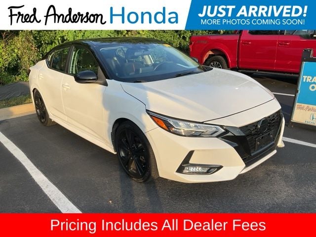 2022 Nissan Sentra SR CVT's photo