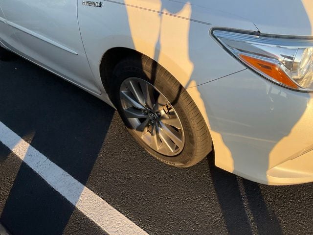 2016 Toyota Camry Hybrid XLE
