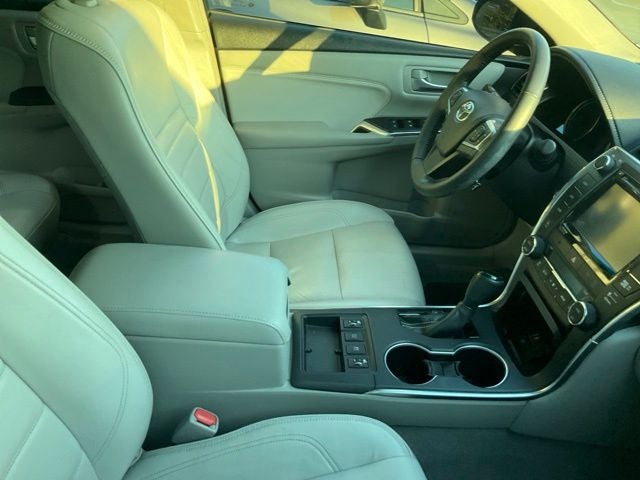2016 Toyota Camry Hybrid XLE