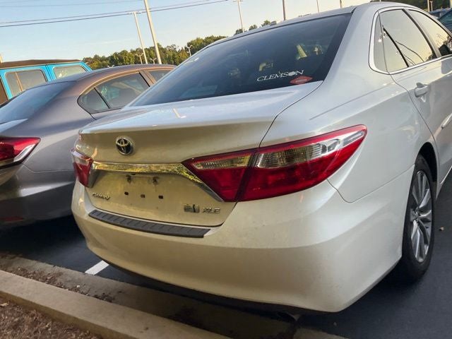 2016 Toyota Camry Hybrid XLE