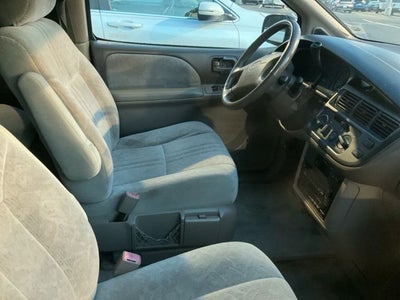 1998 Toyota Sienna Base