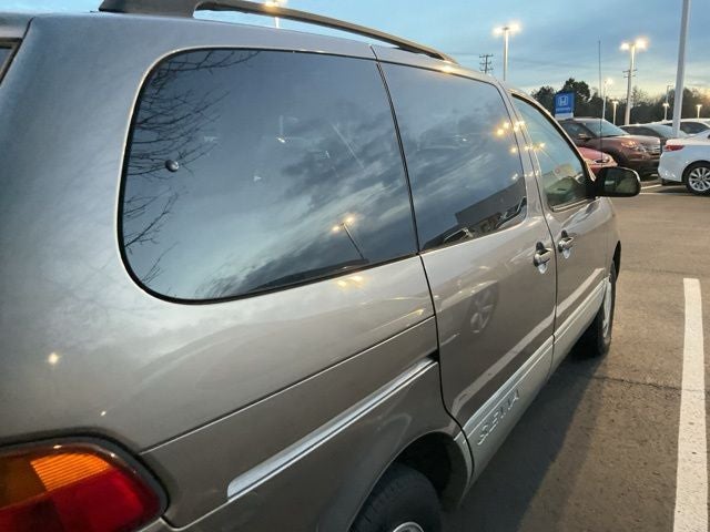 1998 Toyota Sienna Base
