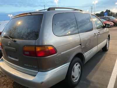 1998 Toyota Sienna Base