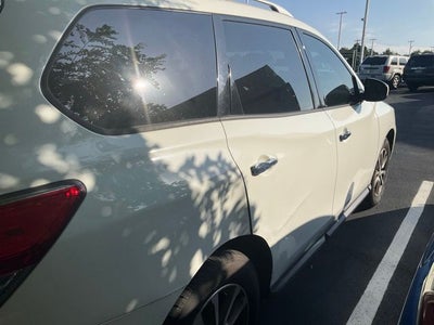 2015 Nissan Pathfinder SV