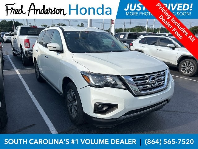 2017 Nissan Pathfinder SL