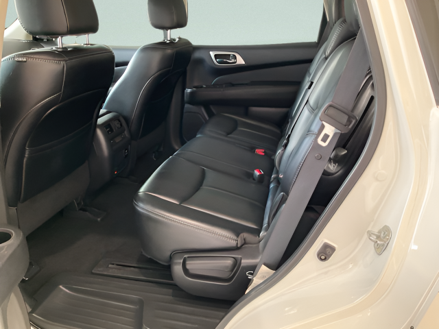 2017 Nissan Pathfinder SL