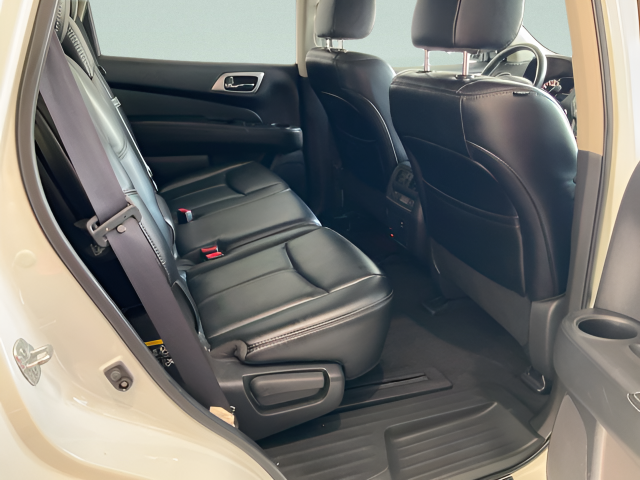 2017 Nissan Pathfinder SL