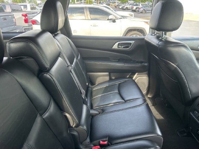 2017 Nissan Pathfinder SL