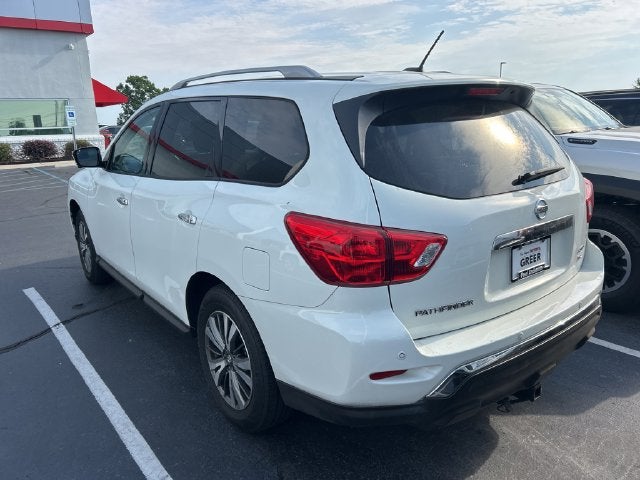 2017 Nissan Pathfinder SL