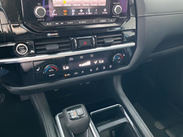 2023 Nissan Pathfinder SV