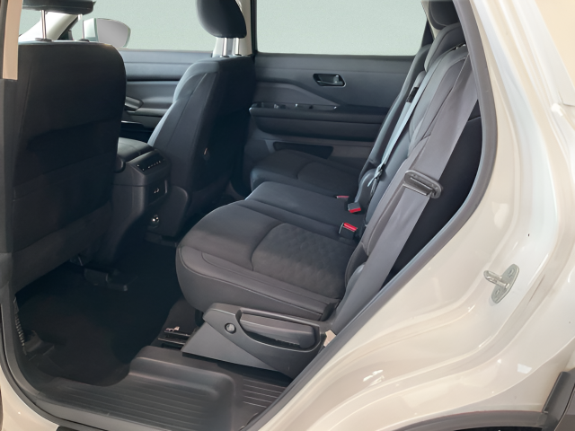 2023 Nissan Pathfinder SV