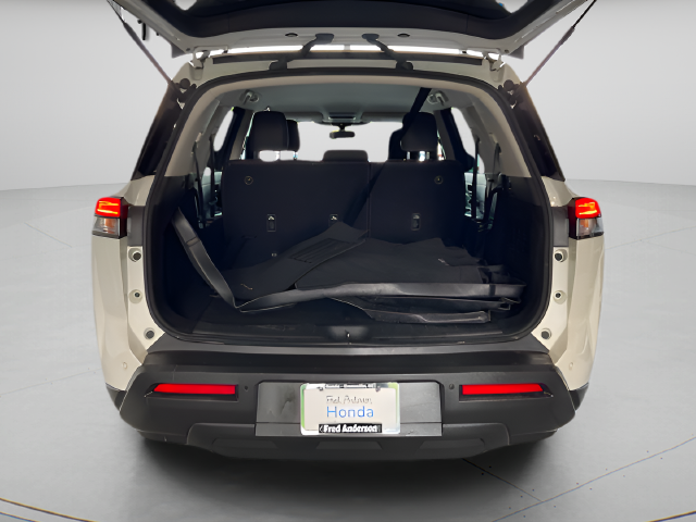 2023 Nissan Pathfinder SV