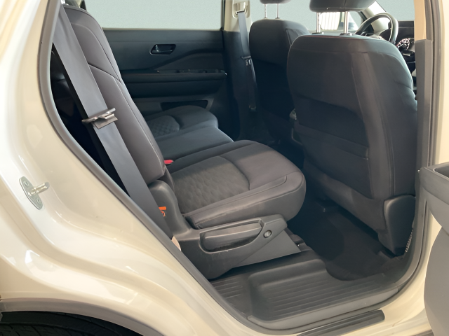2023 Nissan Pathfinder SV