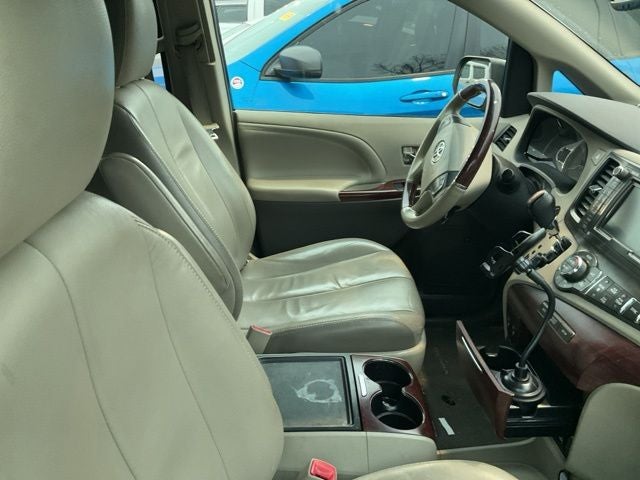2013 Toyota Sienna Limited 7 Passenger