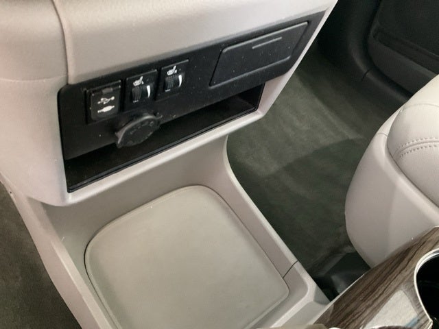 2017 Toyota Sienna XLE 7 Passenger
