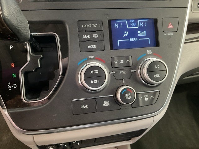 2017 Toyota Sienna XLE 7 Passenger