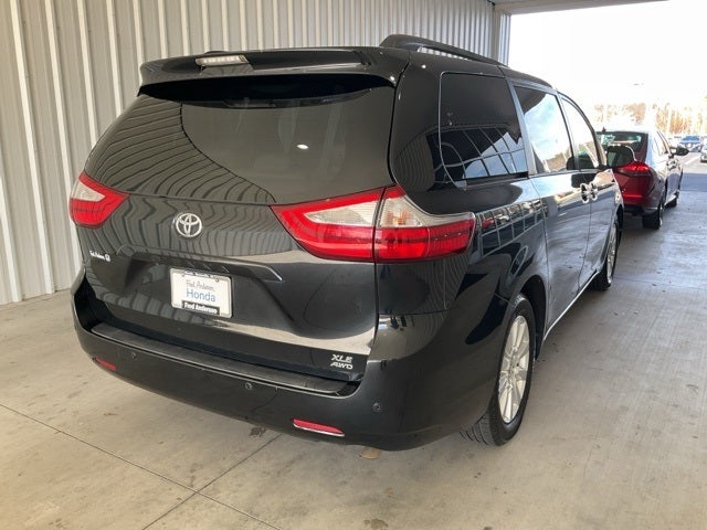 2017 Toyota Sienna XLE 7 Passenger