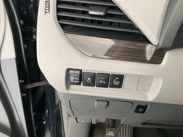 2017 Toyota Sienna XLE 7 Passenger