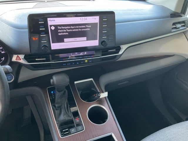 2021 Toyota Sienna LE 8 Passenger