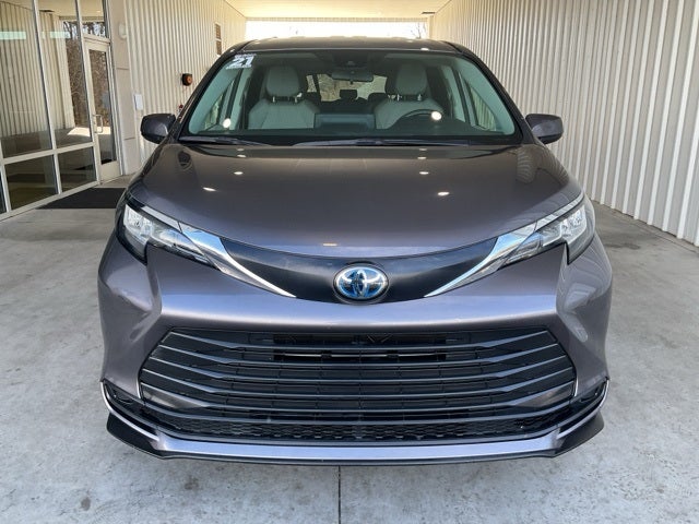 2021 Toyota Sienna LE 8 Passenger