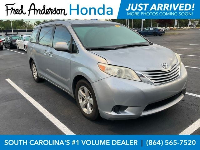 2017 Toyota Sienna L 7 Passenger