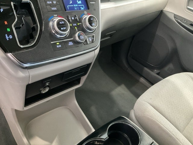2019 Toyota Sienna LE 8 Passenger