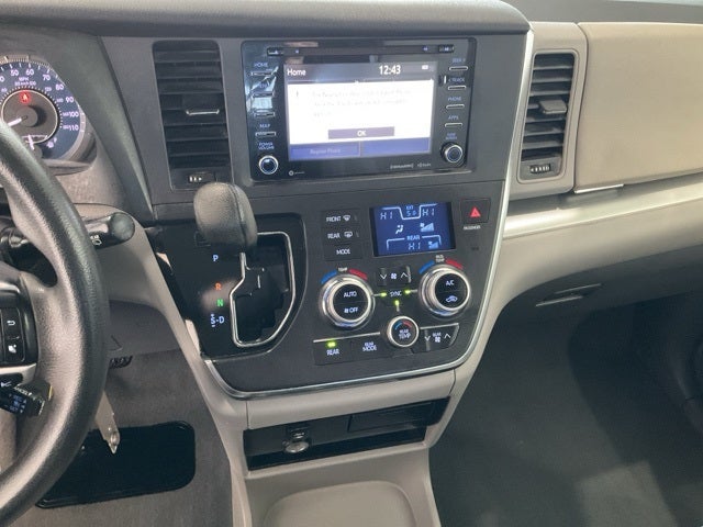 2019 Toyota Sienna LE 8 Passenger