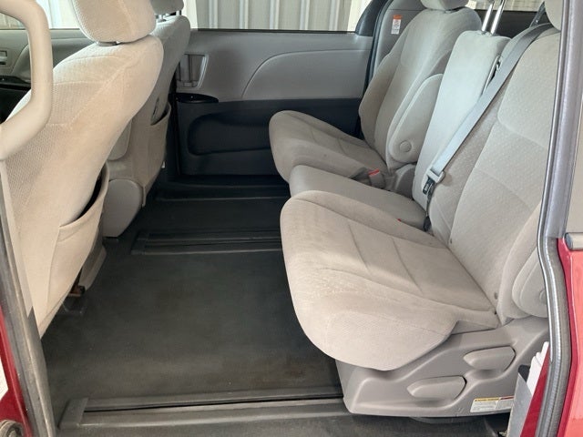 2019 Toyota Sienna LE 8 Passenger