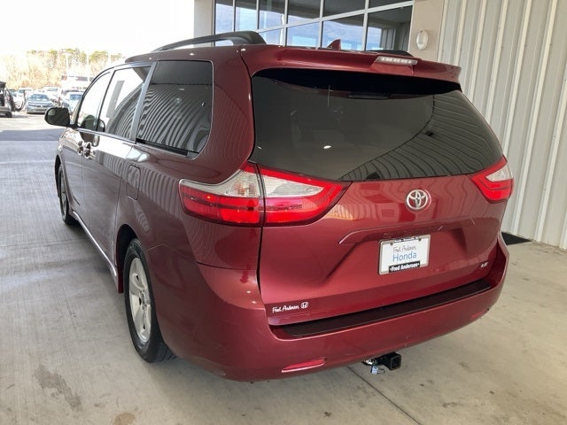 2019 Toyota Sienna LE 8 Passenger