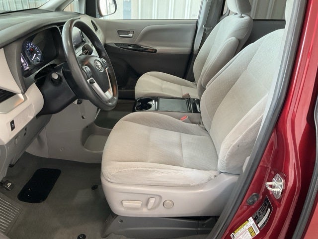 2019 Toyota Sienna LE 8 Passenger