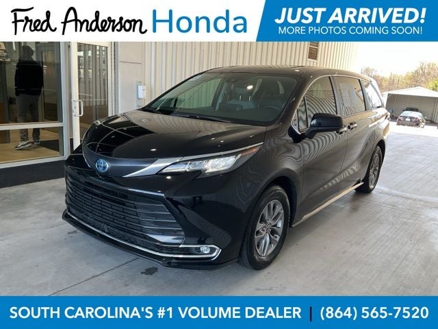 2023 Toyota Sienna XLE