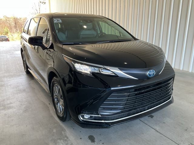 2023 Toyota Sienna XLE