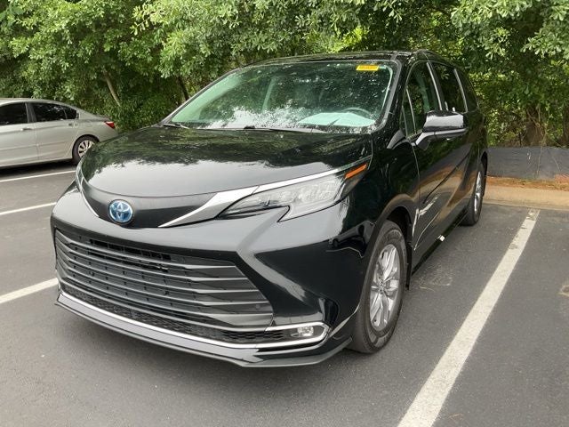 2024 Toyota Sienna XLE 7 Passenger