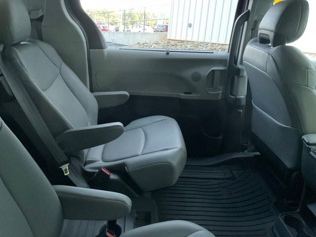 2021 Toyota Sienna XLE 8 Passenger