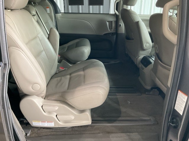 2017 Toyota Sienna L 7 Passenger
