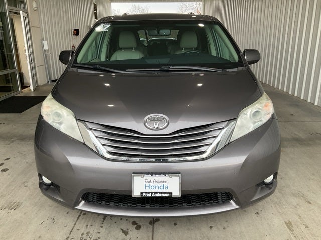 2017 Toyota Sienna L 7 Passenger