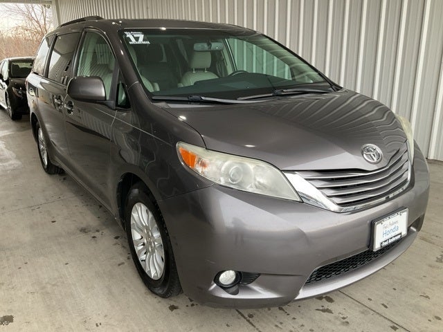 2017 Toyota Sienna L 7 Passenger