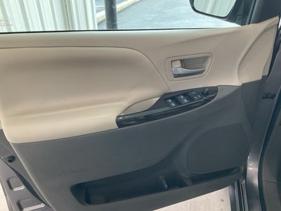 2017 Toyota Sienna L 7 Passenger