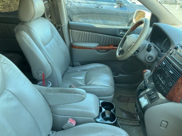 2006 Toyota Sienna Base
