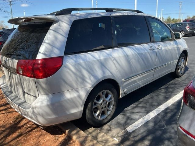 2006 Toyota Sienna Base